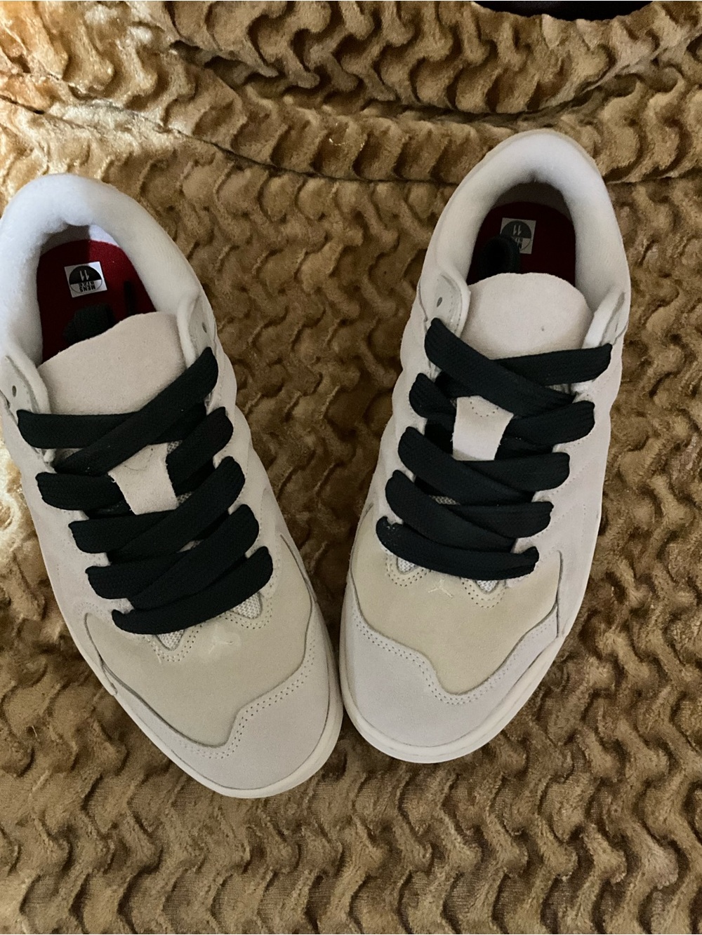Nike Men's White and Black Suede Low-Top Sneakers